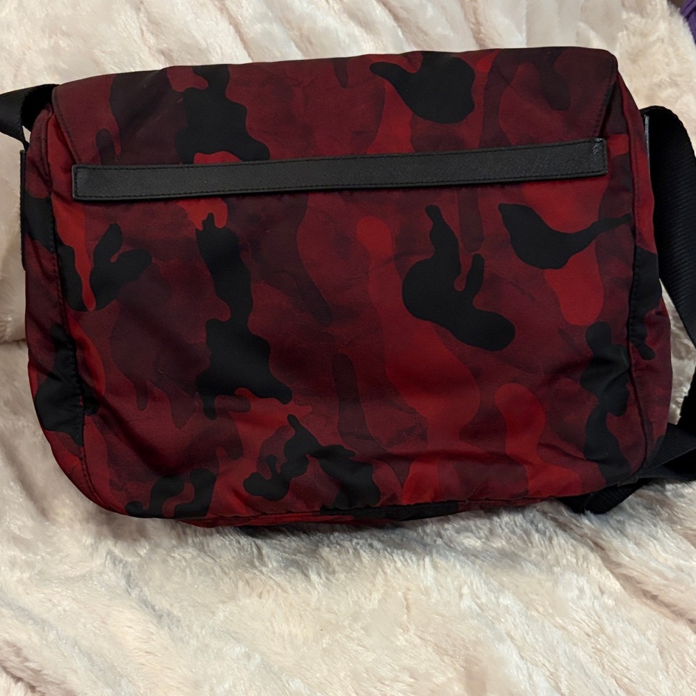 Prada Men's Camouflage Red and Black Messenger Bag - Picture 2 of 16
